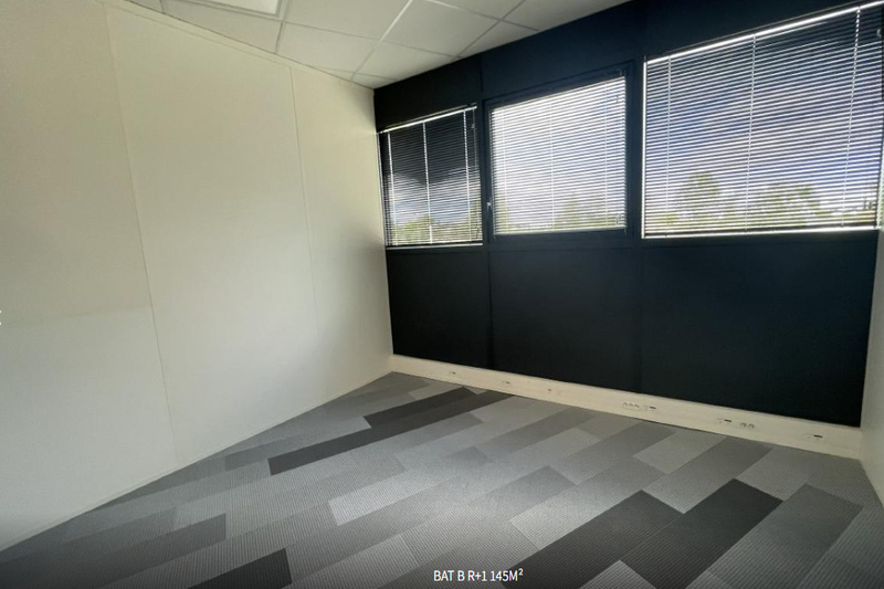 000653568_34_0877_10