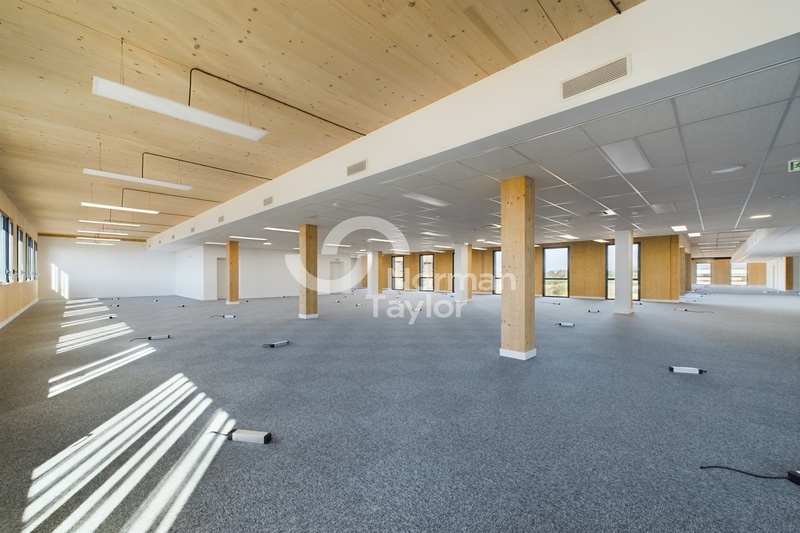 000826343_34_0405_10