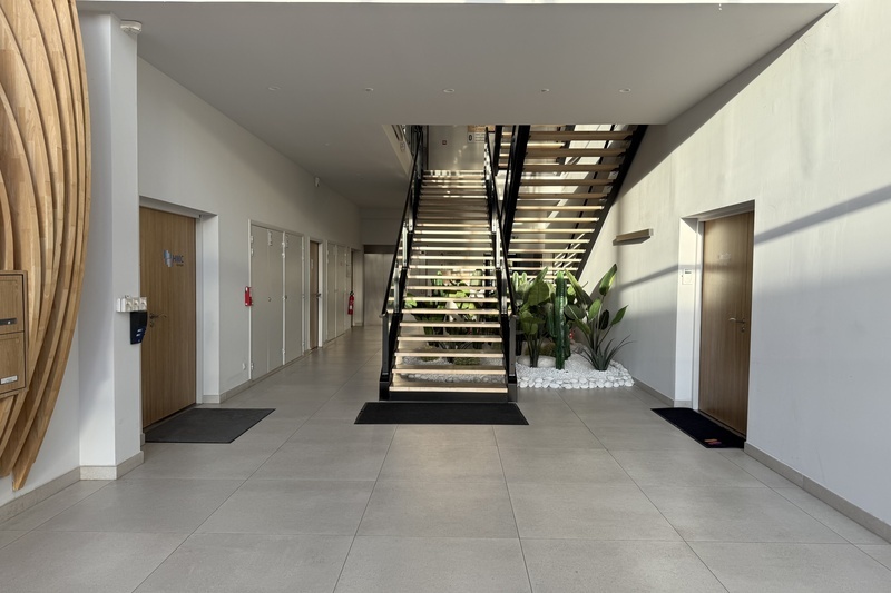 320830206_34_1472_17