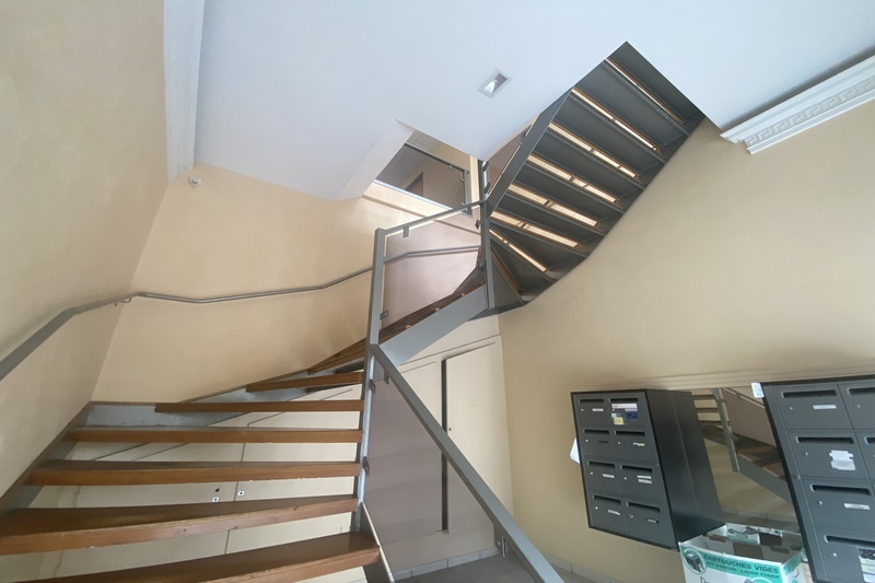 584171818_34_1982_10