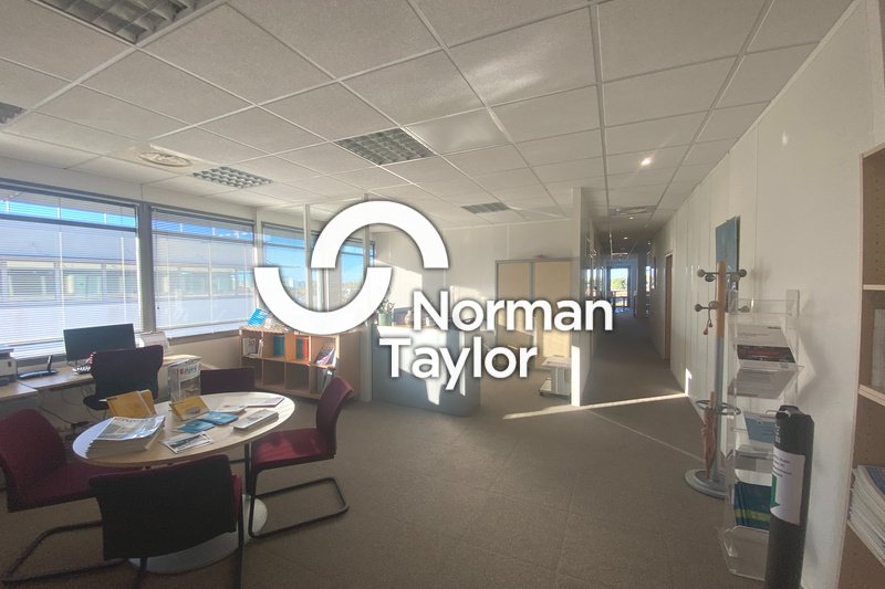 958483631_34_2063_11