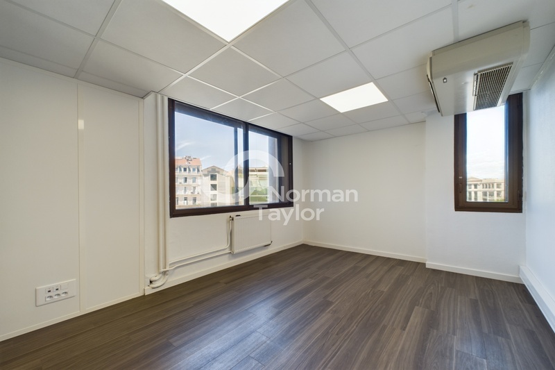 128497961_34_1222_17