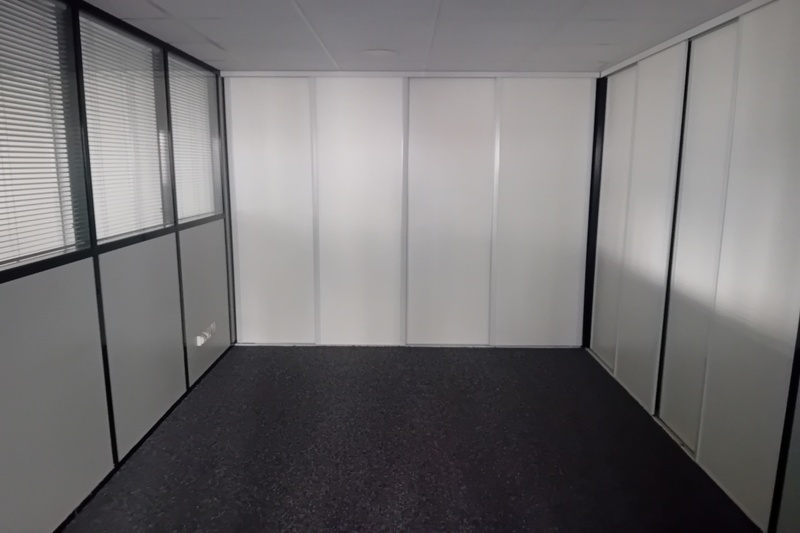 843273273_69_0671_3
